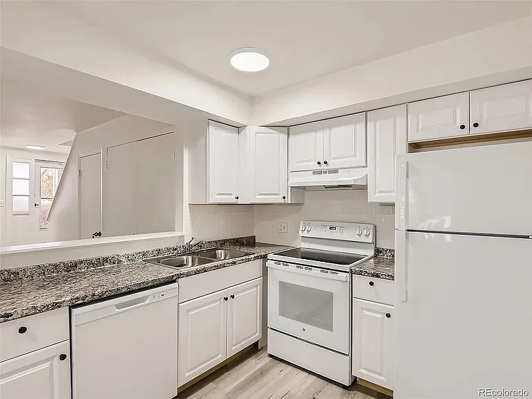 2612 S Xanadu Way #A — Photo 10