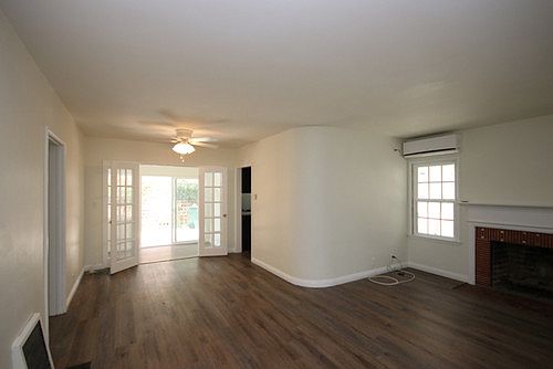 3rd image of 1365 N Holliston Ave