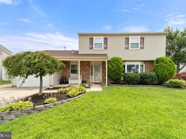 13 Hartford Rd, Sewell, NJ 08080