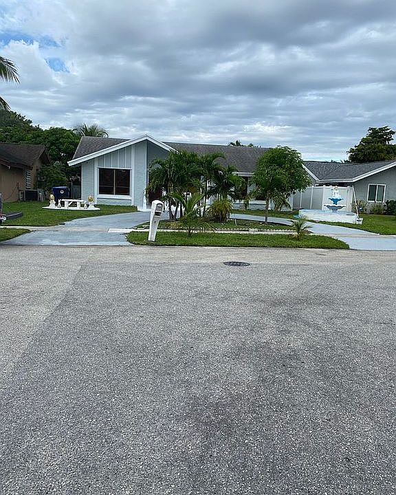 1st image of 1319 SW 82nd Ave