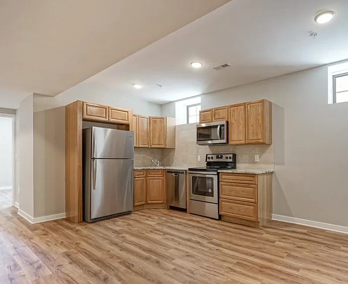 1827 W Diamond St #A — Photo 11