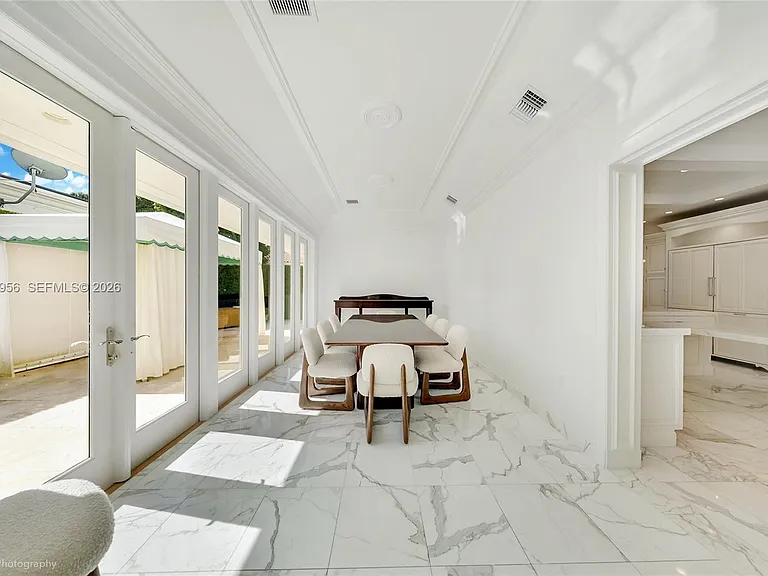 55 La Gorce Cir — Photo 10