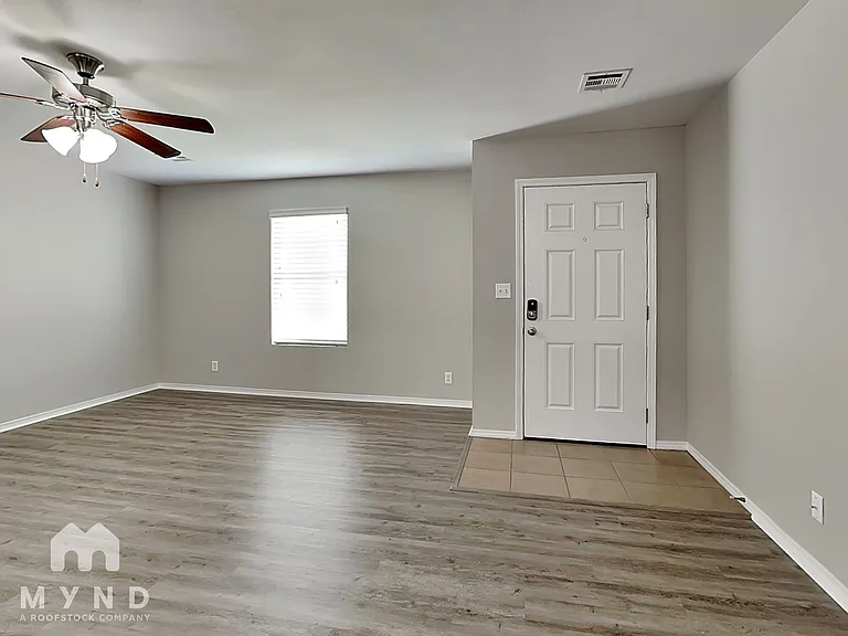3401 E Gillette St #3401 — Photo 3
