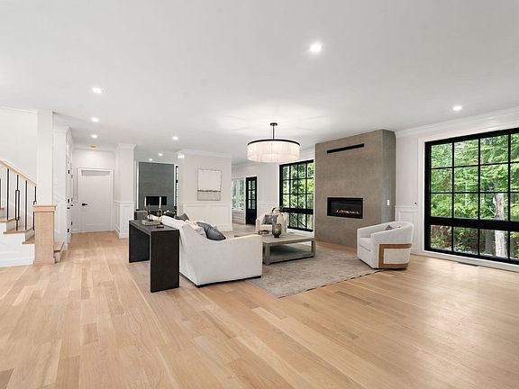 3rd image of 10 Nolan Cir