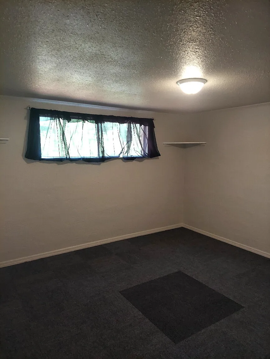 2 bed, 1.0 bath, $850 — Photo 3