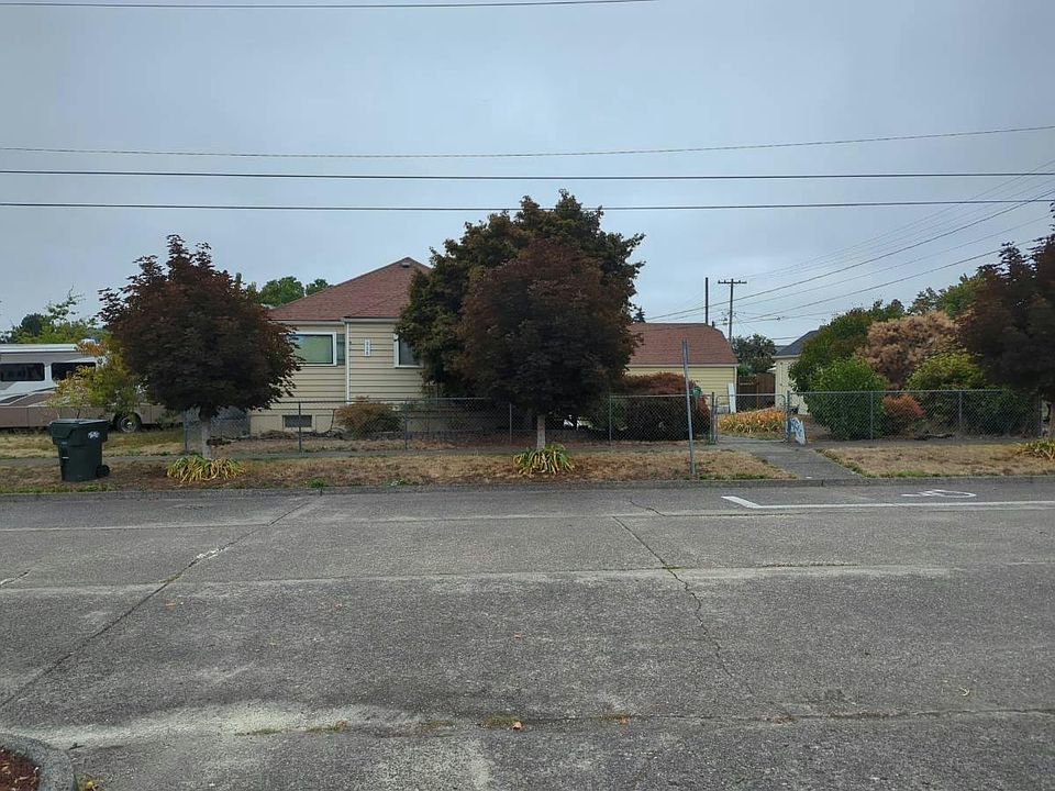 1st image of 515 W 3rd St