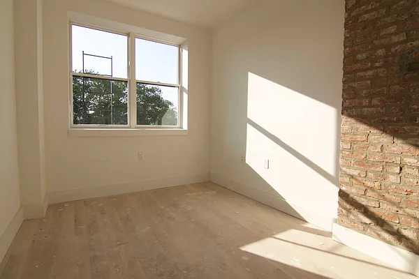 Rented by Nooklyn NYC LLC | media 19