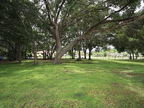 4th image of 820 Bayshore Dr