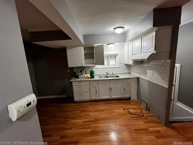 8647 Chalmers Ave — Photo 5