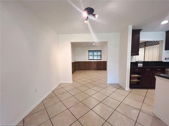5th image of 328 Blazing Star Rd