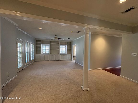 3rd image of 570 Spring Lake Dr