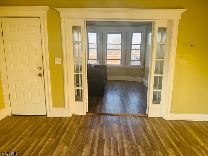 2 Hawthorne Pl #2