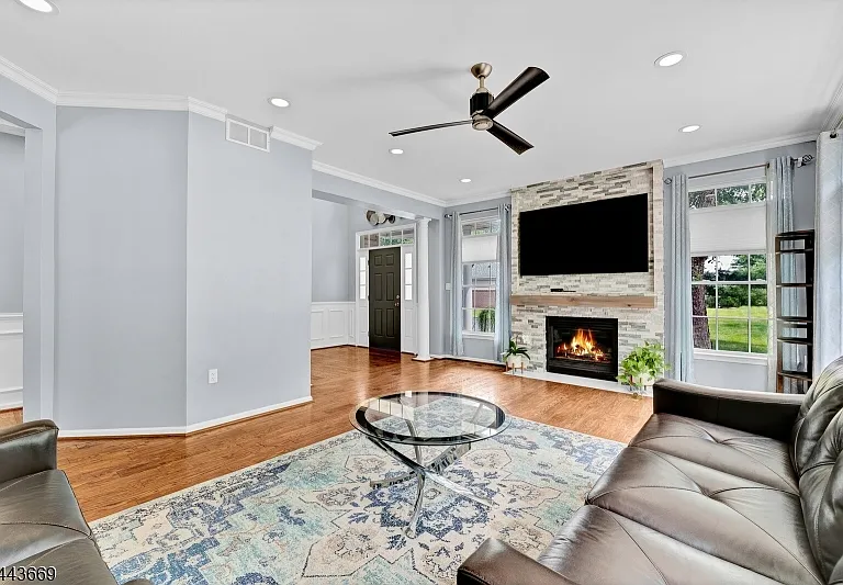 10 Stevens Ln — Photo 5