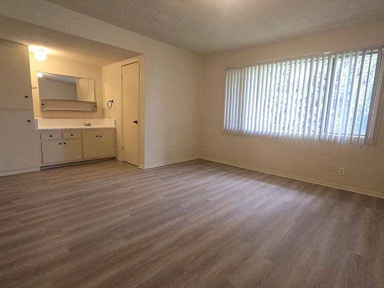 La Habra — Photo 9