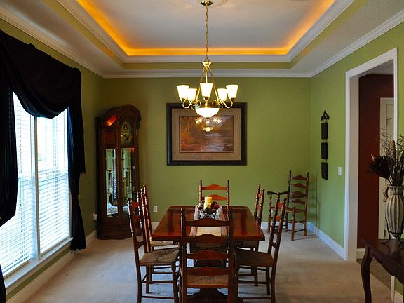 Formal Dining room w/lights