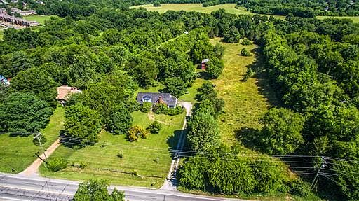 3rd image of 7966 Highway 100