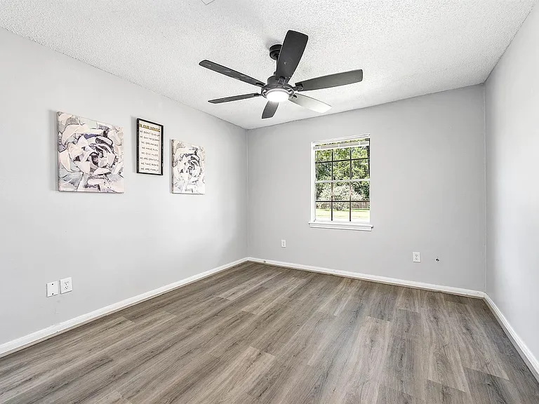 9014 Landwood Dr — Photo 11