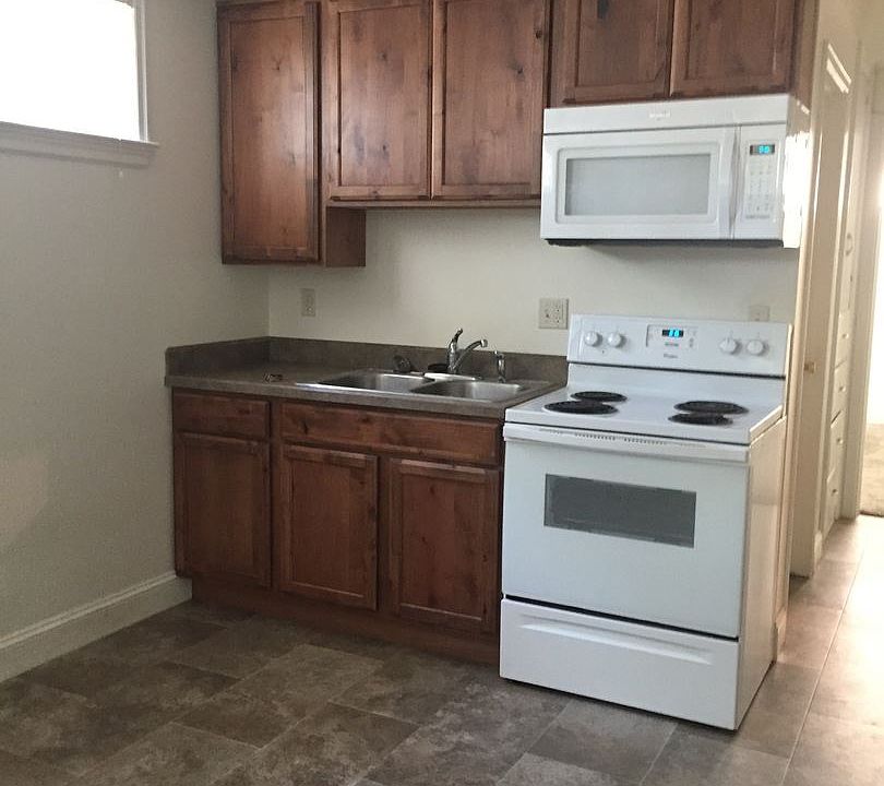 1st image of 626 N 22nd St
