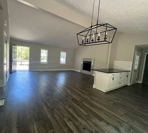 4th image of 6061 Ridge Way
