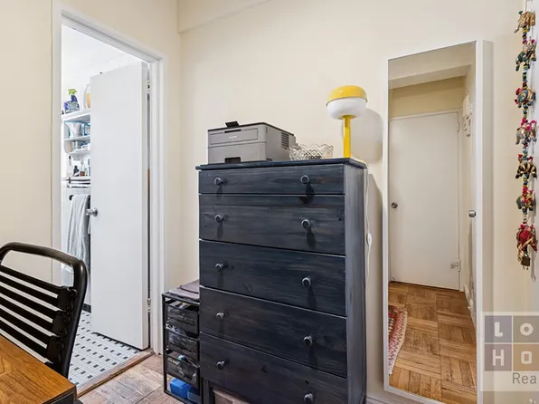 550 Grand Street image 8 of 18