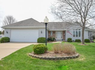 603 Eastern Trl, Mukwonago, WI 53149