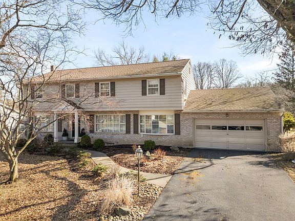 2nd image of 605 Murray Hill Rd