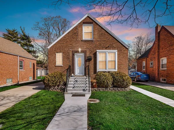 10029 S Crandon Ave, Chicago, IL 60617