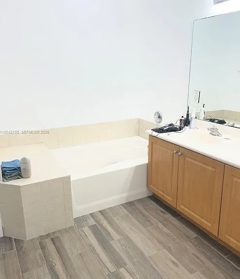 5347 SW 40th Ave — Photo 4