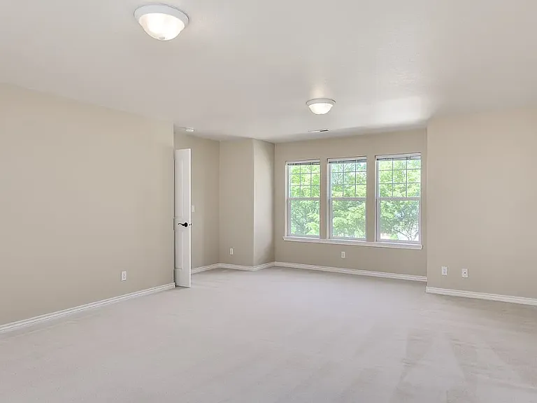 11920 SW Finch St — Photo 29