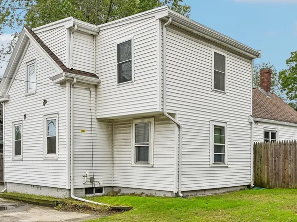 24 Andover St, Peabody, MA 01960