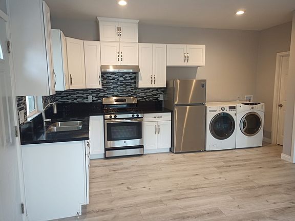 4th image of 7705 Louise Ave