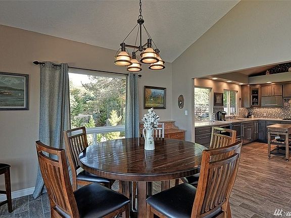 3rd image of 95 Vista Del Mar St