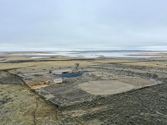 3rd image of 61687 Lawen Rd