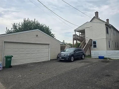 325 Buchanan St NE #2