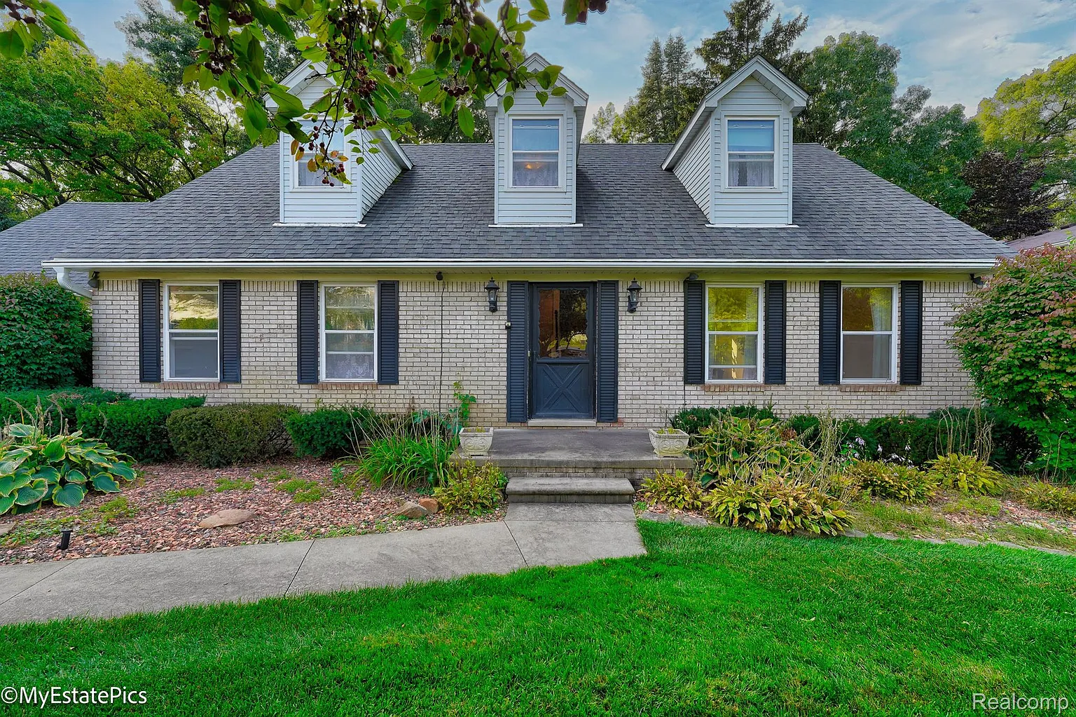 396 Melinda Cir photo 1