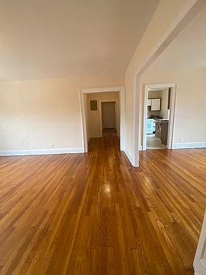 Rented by Kew Forest Realty Inc | media 11