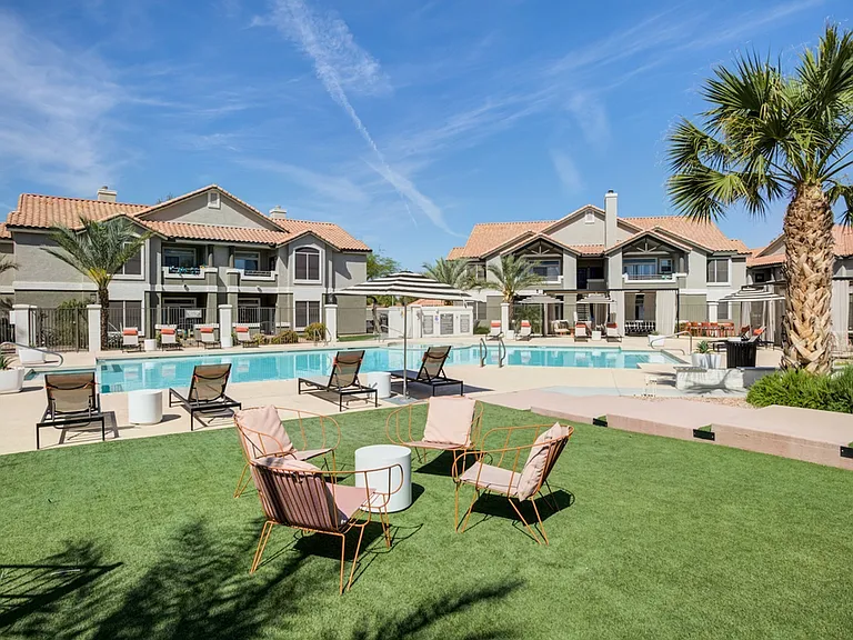 Pool Lounge