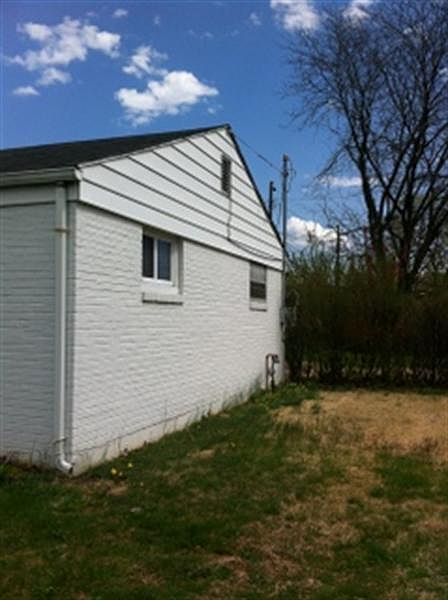 2nd image of 3062-3066 Devonshire Rd