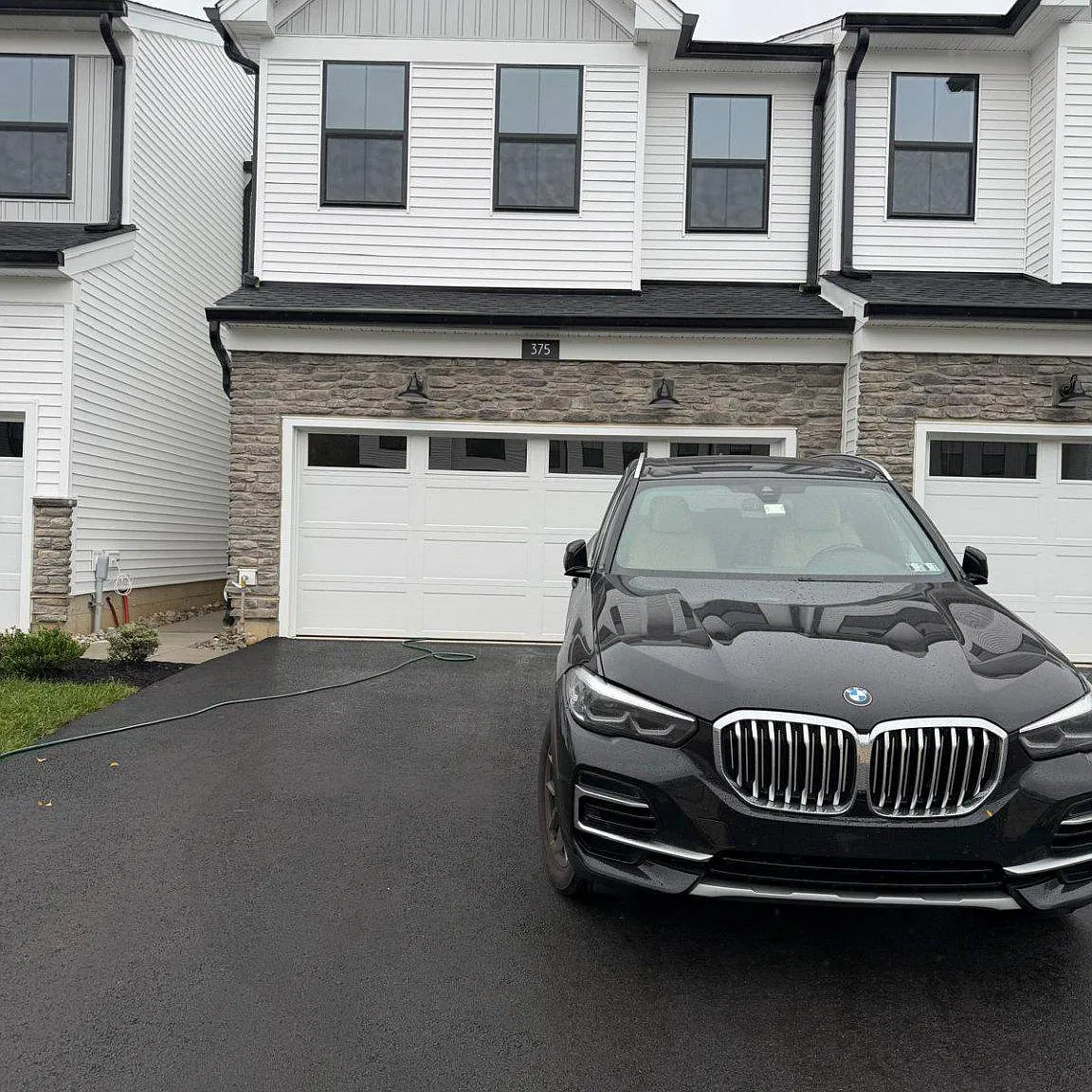 3 bed, 2.5 bath, 1839 sqft, $3,900 — Photo 3