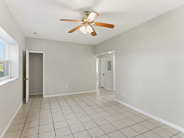 Golf View Apartments — Photo 16