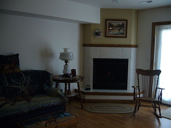 5th image of 306 S Division St #B & C