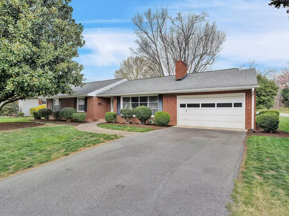 607 Lou Ann St, Salem, VA 24153