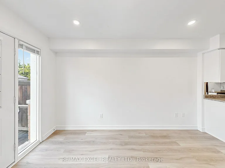 2285 Bur Oak Ave #28 — Photo 8