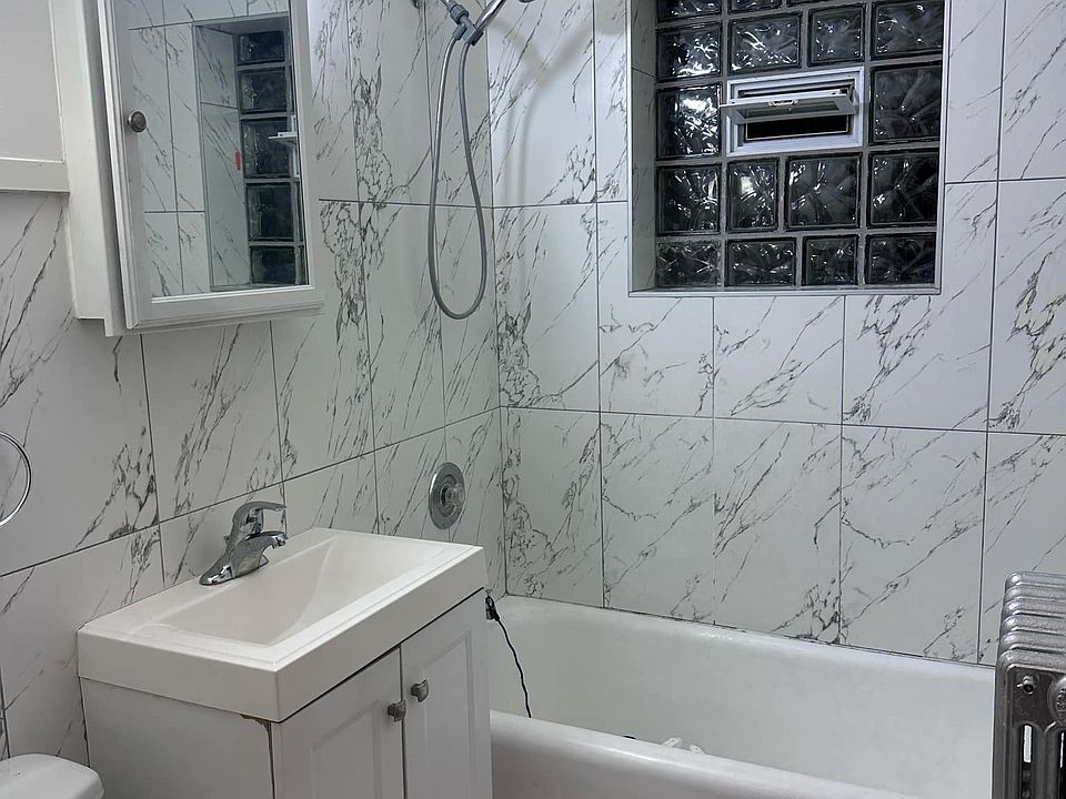 1st image of 3321 N Leclaire Ave #2