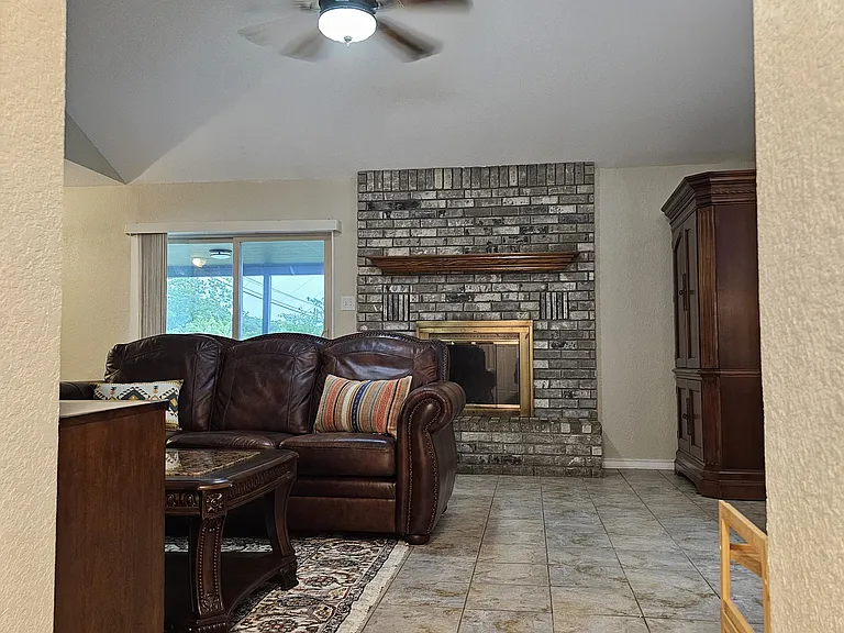 101 E Blancas Dr — Photo 13