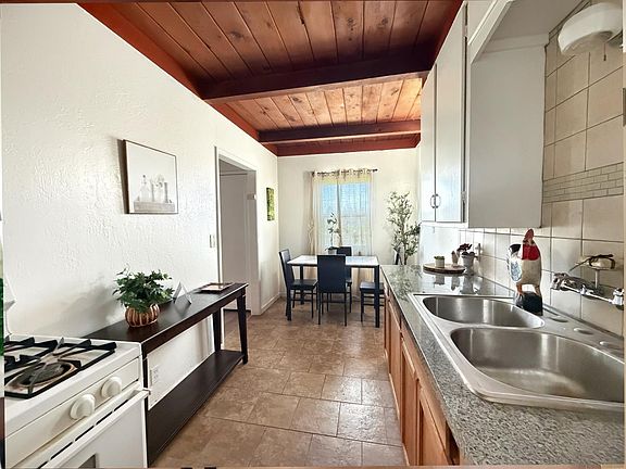 3rd image of 1628-1630 Paradise Rd