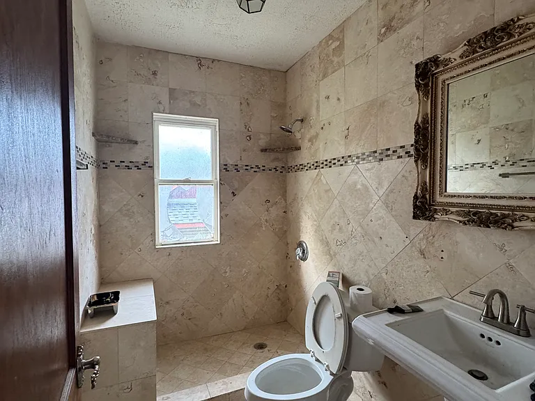 600 Sunderlin St #2 — Photo 8