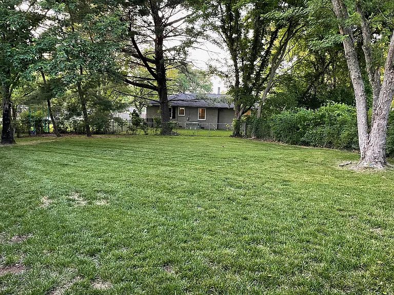 701 Shawnee Dr — Photo 9