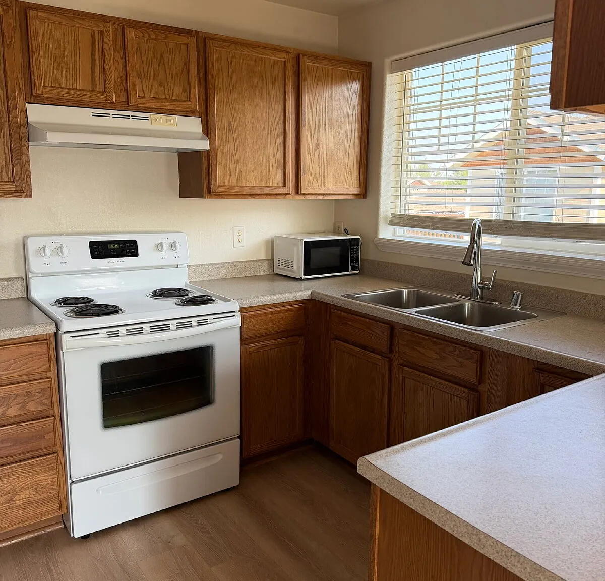 2 bed, 2.0 bath, $1,975 — Photo 4