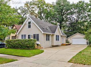 364 E Hazelhurst St, Ferndale, MI 48220